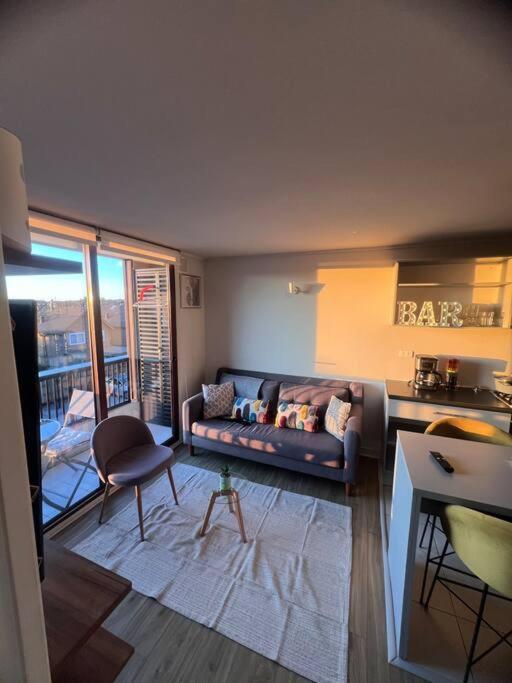 Apartamento Depto Residencial Guardia24 Hrs *